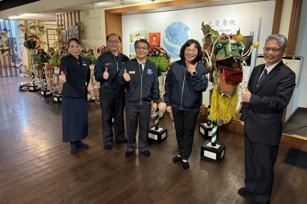 ▲第三屆「彰化縣市盃環保防災電競賽」在慈濟彰化靜思堂舉行，彰化縣政府秘書長陳逸玲、教育處長蔡金田等人出席活動。（慈濟基金會提供）